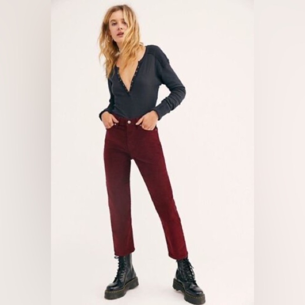 Levis wedgie straight size 24